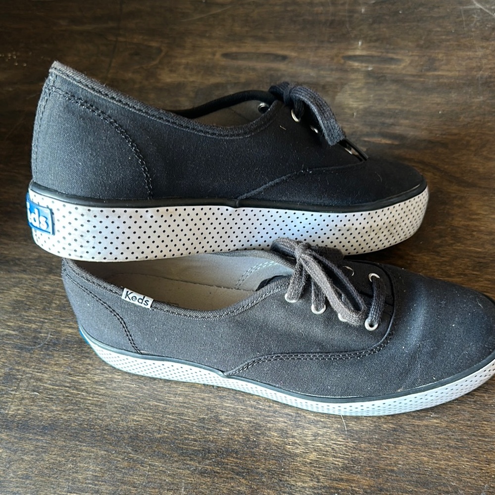 Keds Black Canvas Sneakers Low-Top Design
